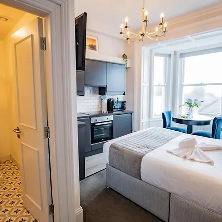 شقة Superb Marina Hideaway- With Kitchen And Wi-fi