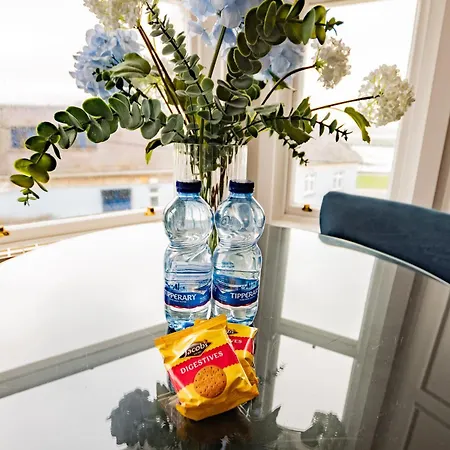 شقة Superb Marina Hideaway- With Kitchen And Wi-fi *