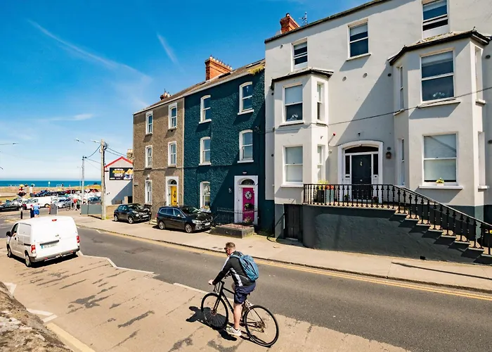 Superb Marina Hideaway Apartment