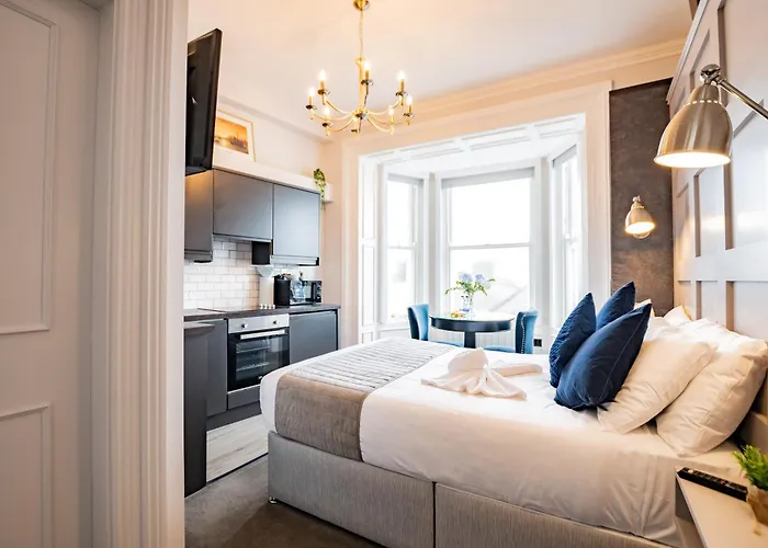 Superb Marina Hideaway Apartment *