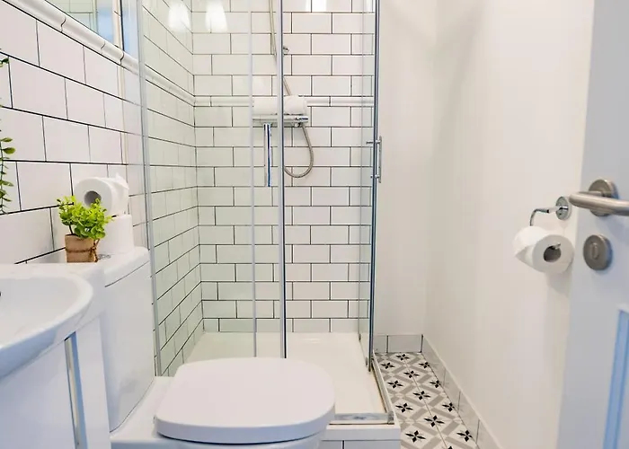 Superb Marina Hideaway Apartment *