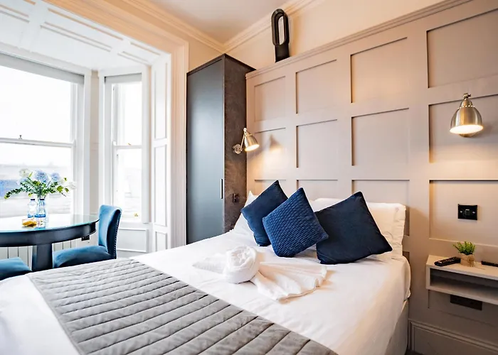 Superb Marina Hideaway *